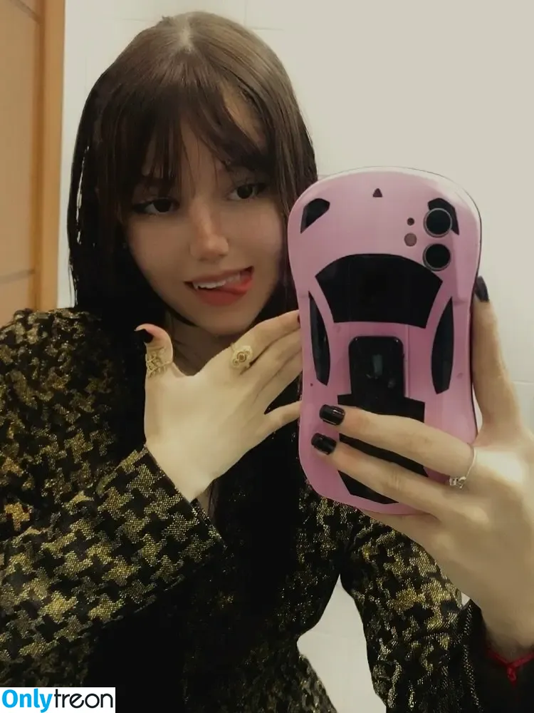 nameluaa nude photo #0026 (mhh2lu4 / pshlua)