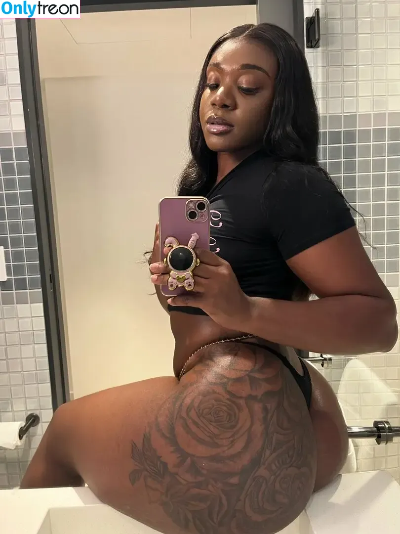 Nanaxo_01 nude photo #0002 (Nanaaxo.01 / xoxoxoxoxo_01)