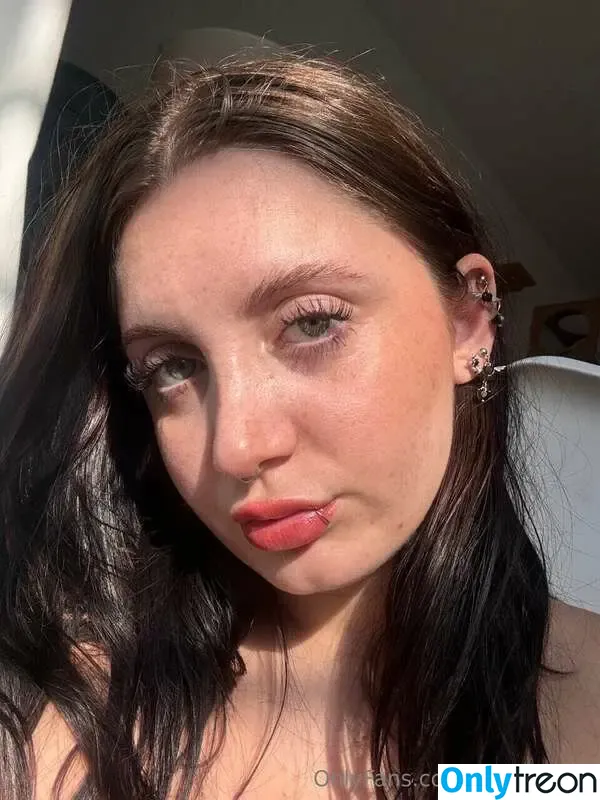 Naomi Nyke nude photo #0001 (naomi.nke / naominyke / onlynaominyke)
