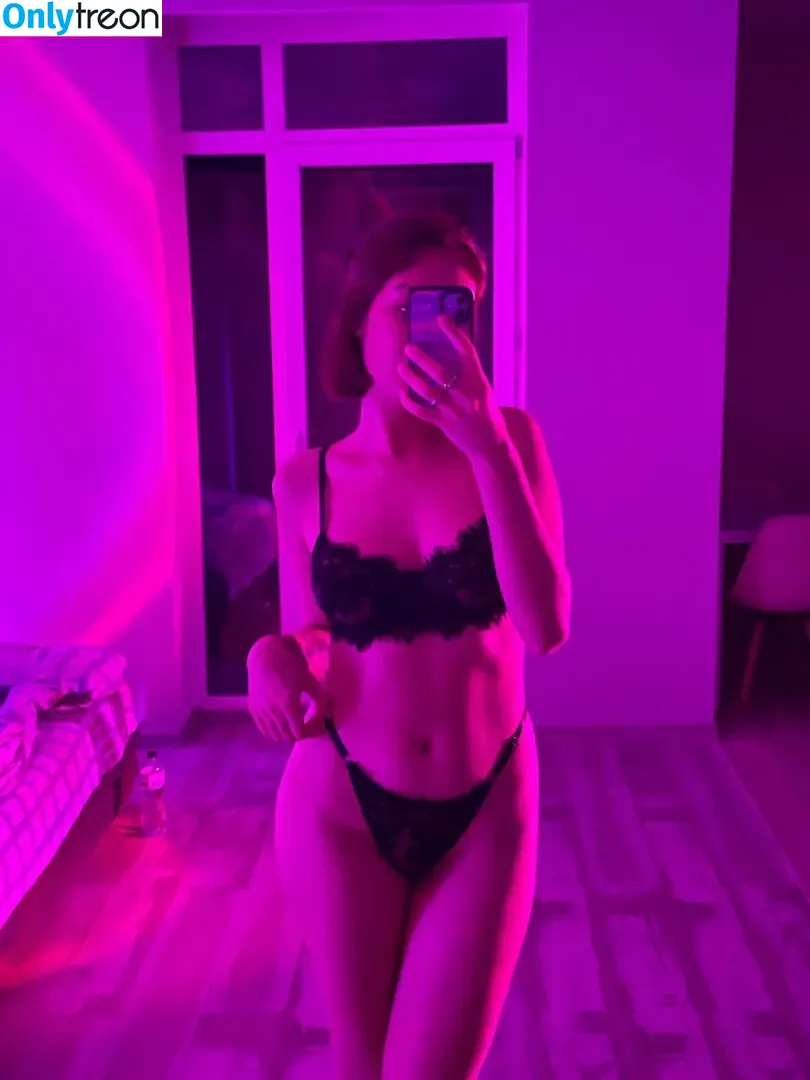 naomi_secret nude photo #0017 (naomifoxsecret)