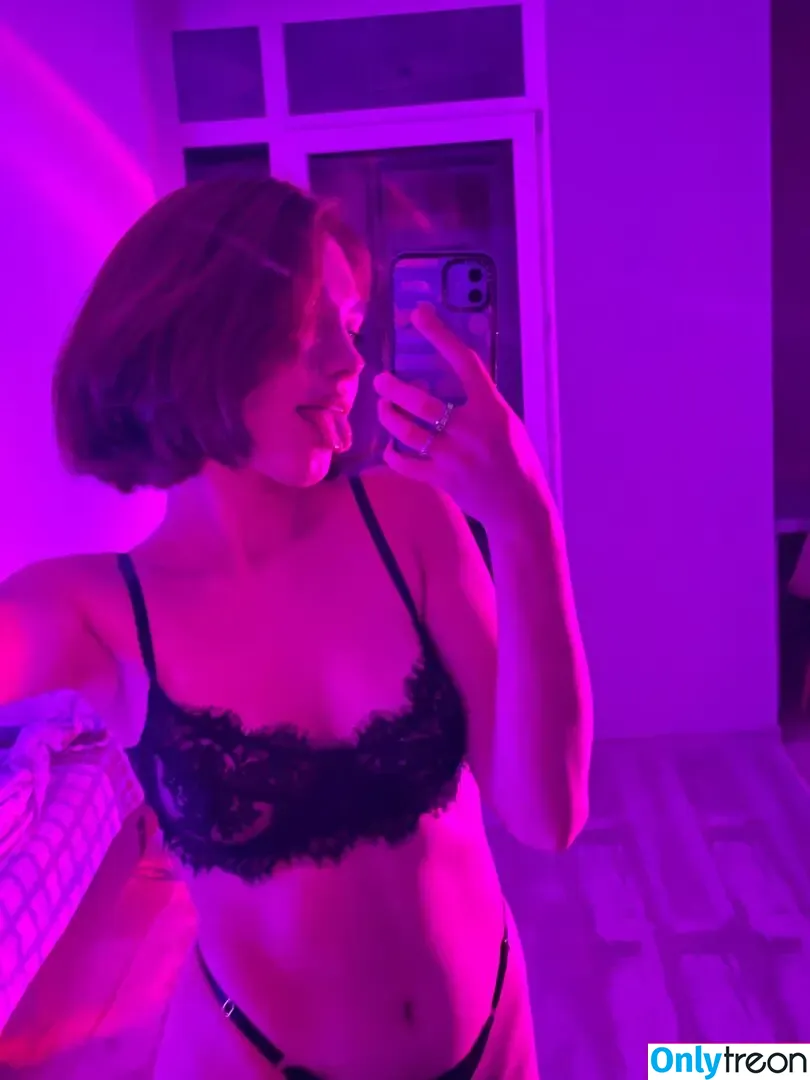 naomi_secret nude photo #0079 (naomifoxsecret)