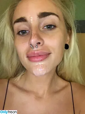 Naomi Woods / Lissapolooza / _lisssapolooza_ nude photo #0085