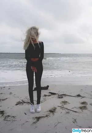 Naomi Woods / Lissapolooza / _lisssapolooza_ nude photo #0100