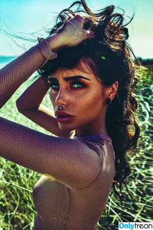 Naomi Woods / Lissapolooza / _lisssapolooza_ nude photo #0387