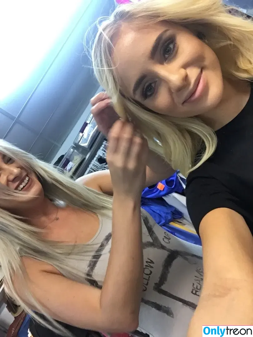 Naomi Woods nude photo #0066 (Lissapolooza / _lisssapolooza_)