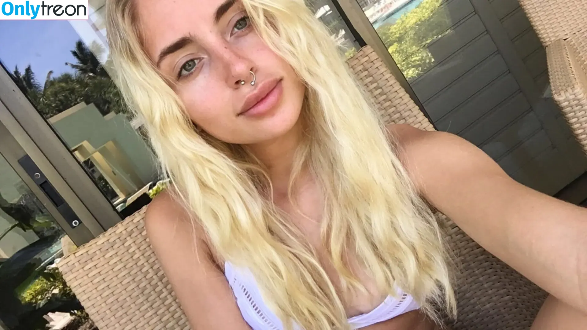 Naomi Woods nude photo #0073 (Lissapolooza / _lisssapolooza_)