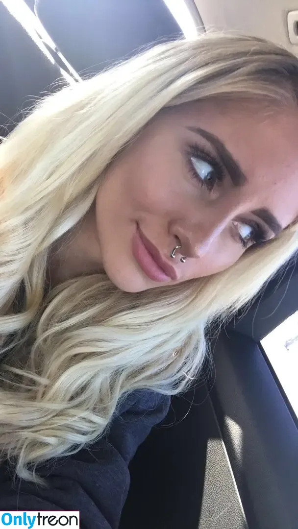 Naomi Woods nude photo #0152 (Lissapolooza / _lisssapolooza_)