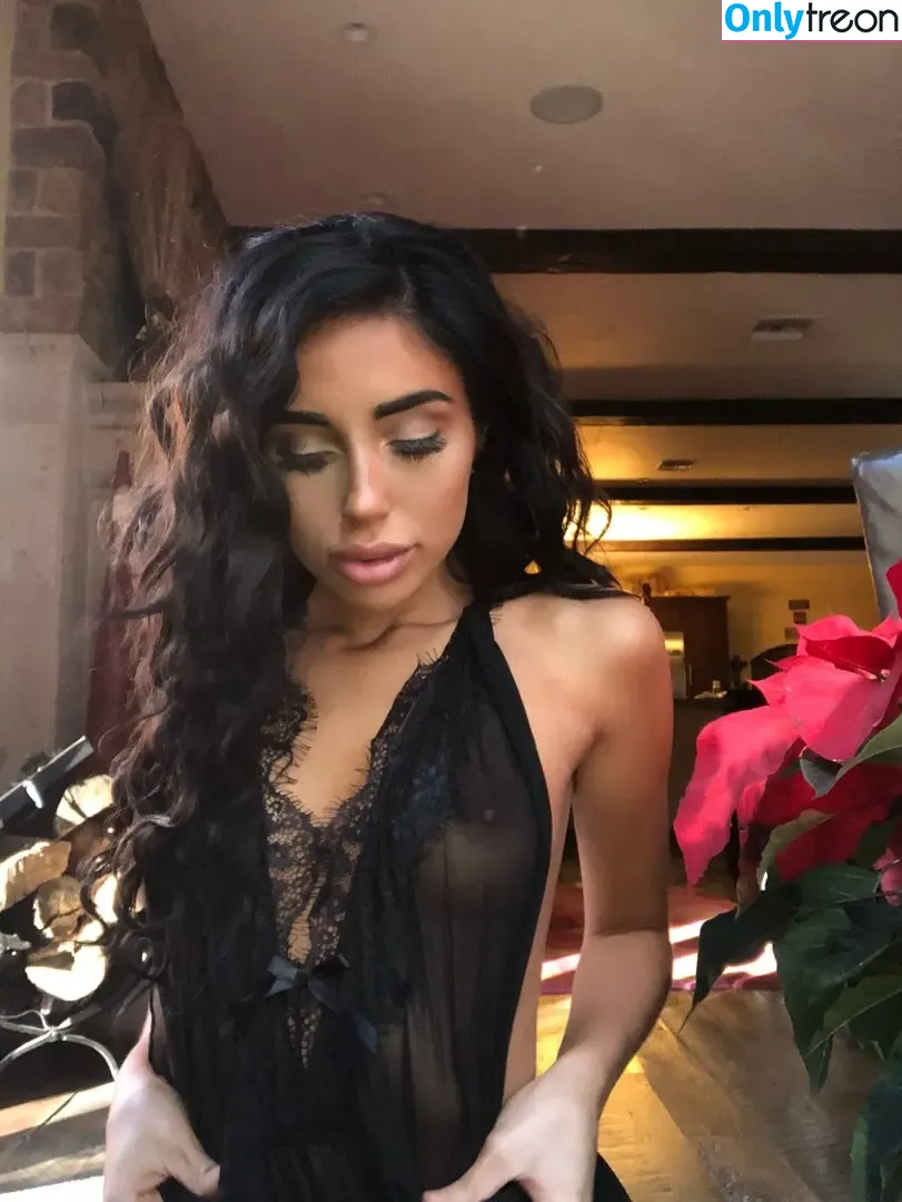 Naomi Woods nude photo #0354 (Lissapolooza / _lisssapolooza_)