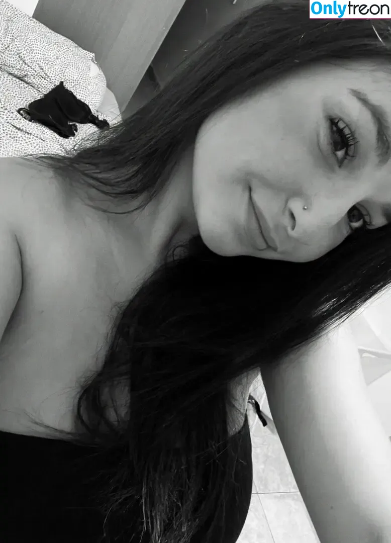 narjess nude photo #0002 (itsgorjess / narjessrkaiek)