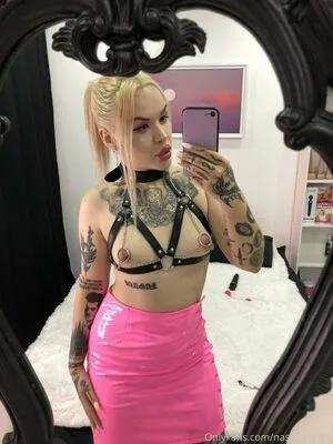 Nasty_bimbo nude photo #0008