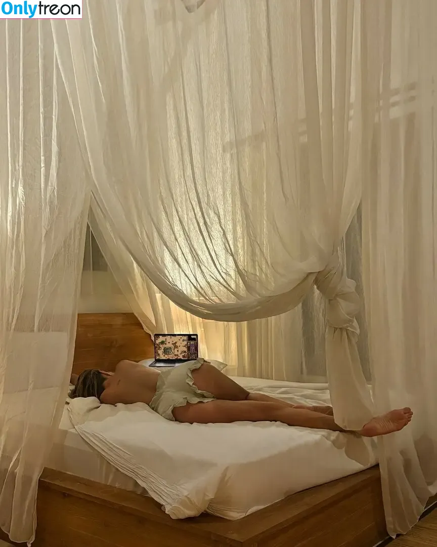 Nata Vovk nude photo #0002 (vovque)