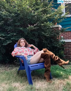 Natalia Dyer / nattyiceofficial nude photo #0244