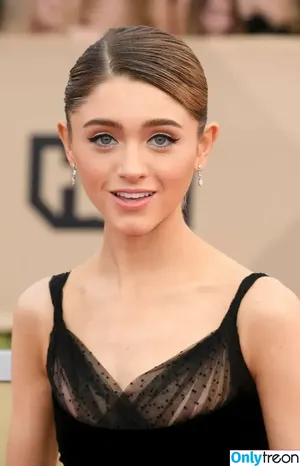 Natalia Dyer / nattyiceofficial nude photo #0421