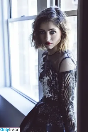 Natalia Dyer / nattyiceofficial nude photo #0434