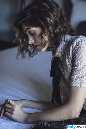 Natalia Dyer / nattyiceofficial nude photo #0438