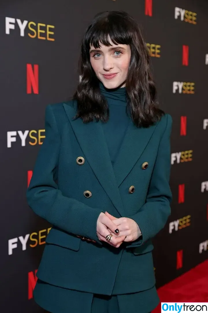 Natalia Dyer nude photo #0344 (nattyiceofficial)