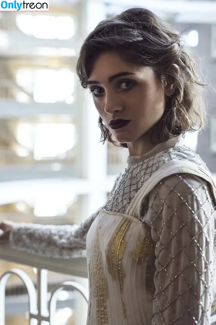 Natalia Dyer nude photo #0439 (nattyiceofficial)