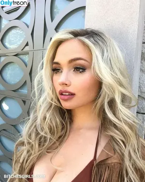 Natalie Alyn Lind / nataliealynlind / natalynlind nude photo #0832