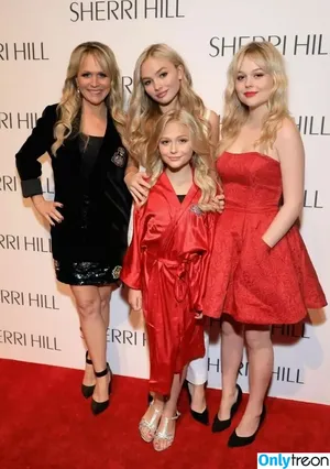 Natalie Alyn Lind / nataliealynlind / natalynlind nude photo #0833