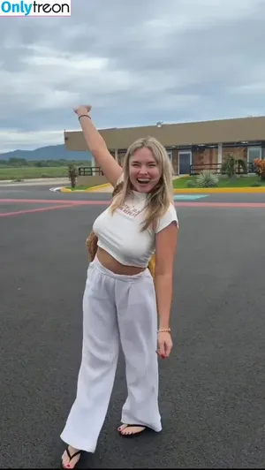 Natalie Alyn Lind / nataliealynlind / natalynlind nude photo #0879