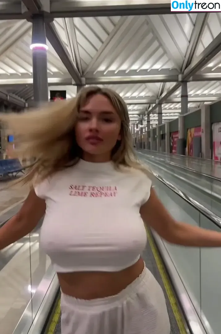 Natalie Alyn Lind nude photo #0874 (nataliealynlind / natalynlind)