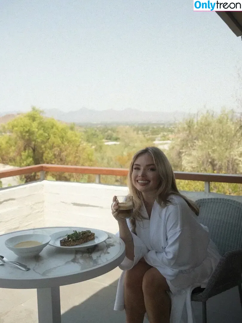 Natalie Alyn Lind nude photo #0902 (nataliealynlind / natalynlind)