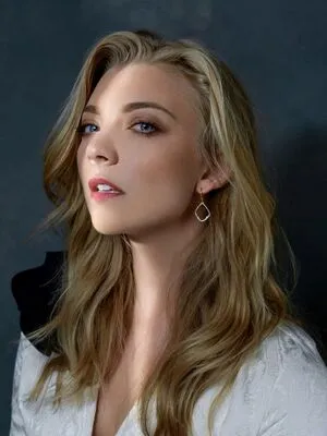 Natalie Dormer / nataliedormerig nude photo #0016
