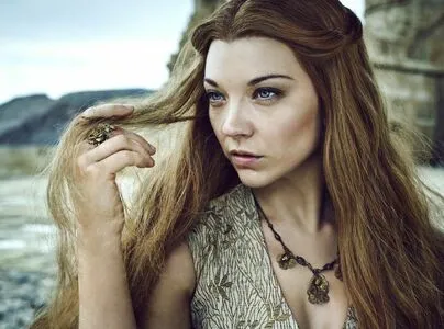 Natalie Dormer / nataliedormerig nude photo #0019