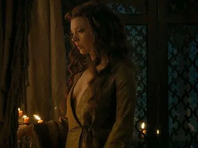 Natalie Dormer / nataliedormerig nude photo #0046