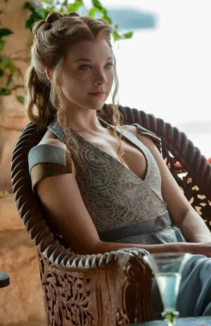 Natalie Dormer / nataliedormerig nude photo #0056