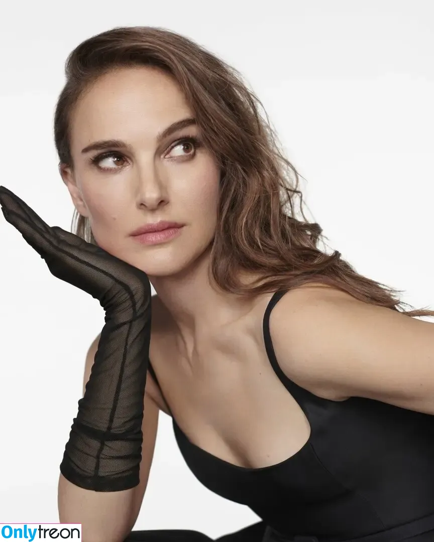 Natalie Portman nude photo #1073 (natalieportman)