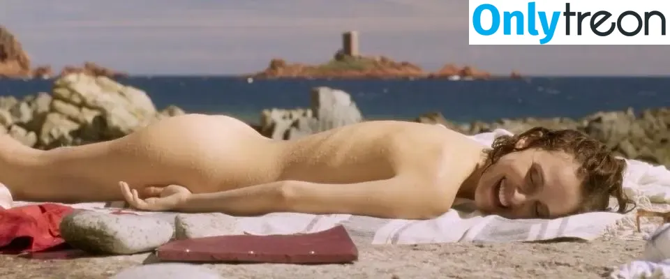 Natalie Portman nude photo #1239 (natalieportman)