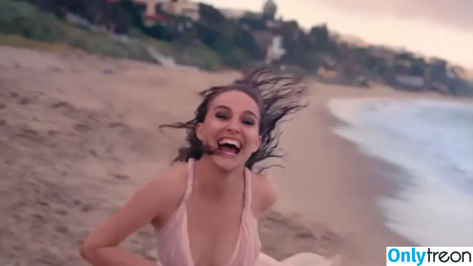 Natalie Portman nude photo #1387 (natalieportman)