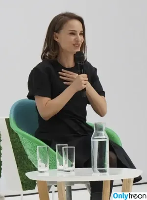 Natalie Portman / natalieportman nude photo #2150