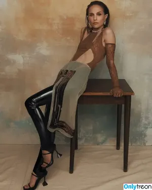 Natalie Portman / natalieportman nude photo #2172