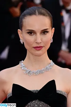 Natalie Portman / natalieportman nude photo #2224