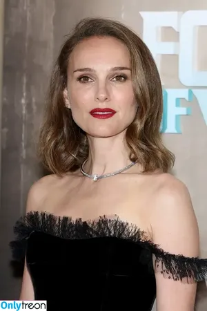 Natalie Portman / natalieportman nude photo #2271