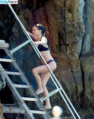 Natalie Portman / natalieportman nude photo #2306