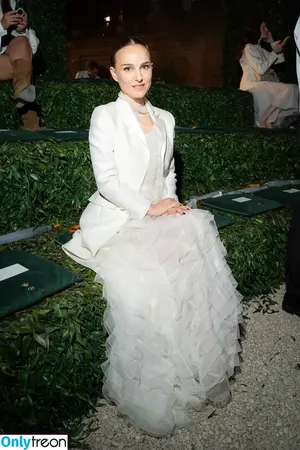 Natalie Portman / natalieportman nude photo #2347