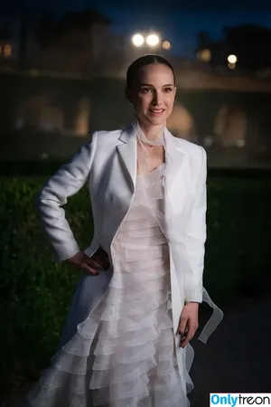 Natalie Portman / natalieportman nude photo #2357