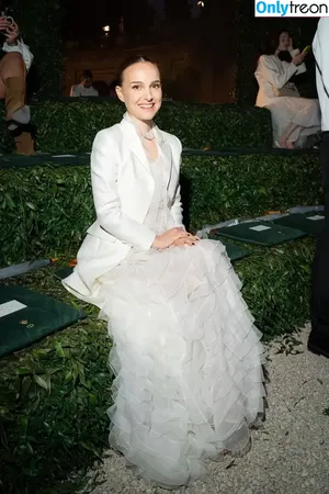 Natalie Portman / natalieportman nude photo #2362