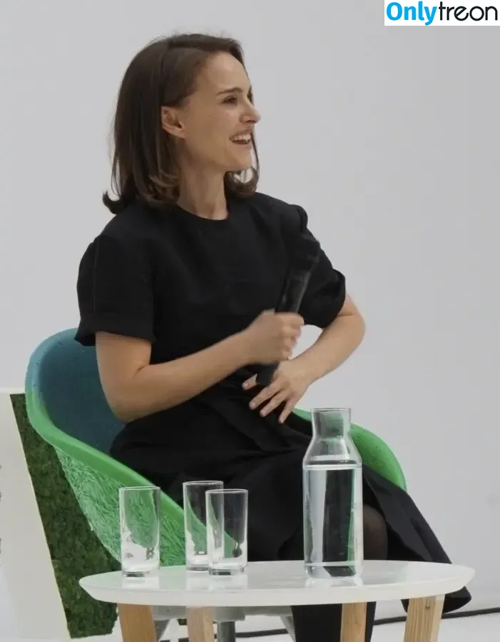 Natalie Portman nude photo #2140 (natalieportman)