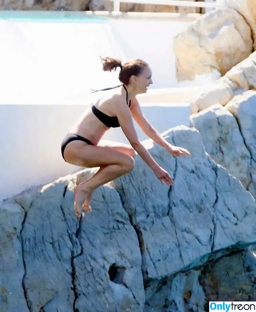 Natalie Portman nude photo #2305 (natalieportman)