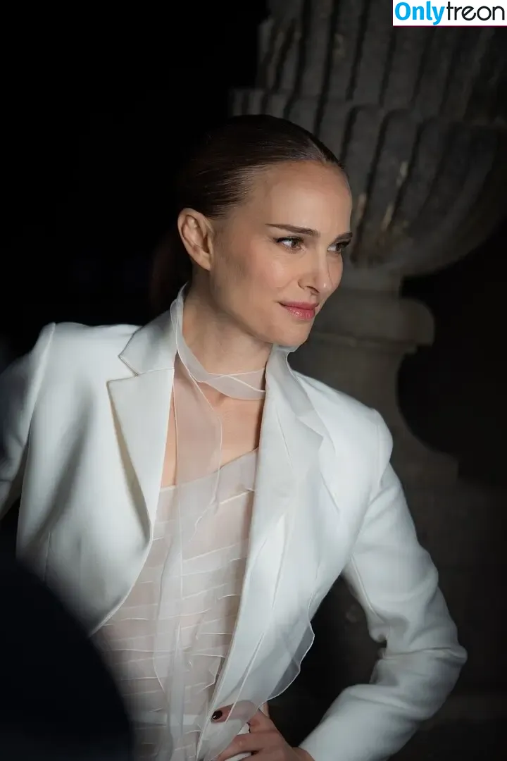 Natalie Portman nude photo #2361 (natalieportman)