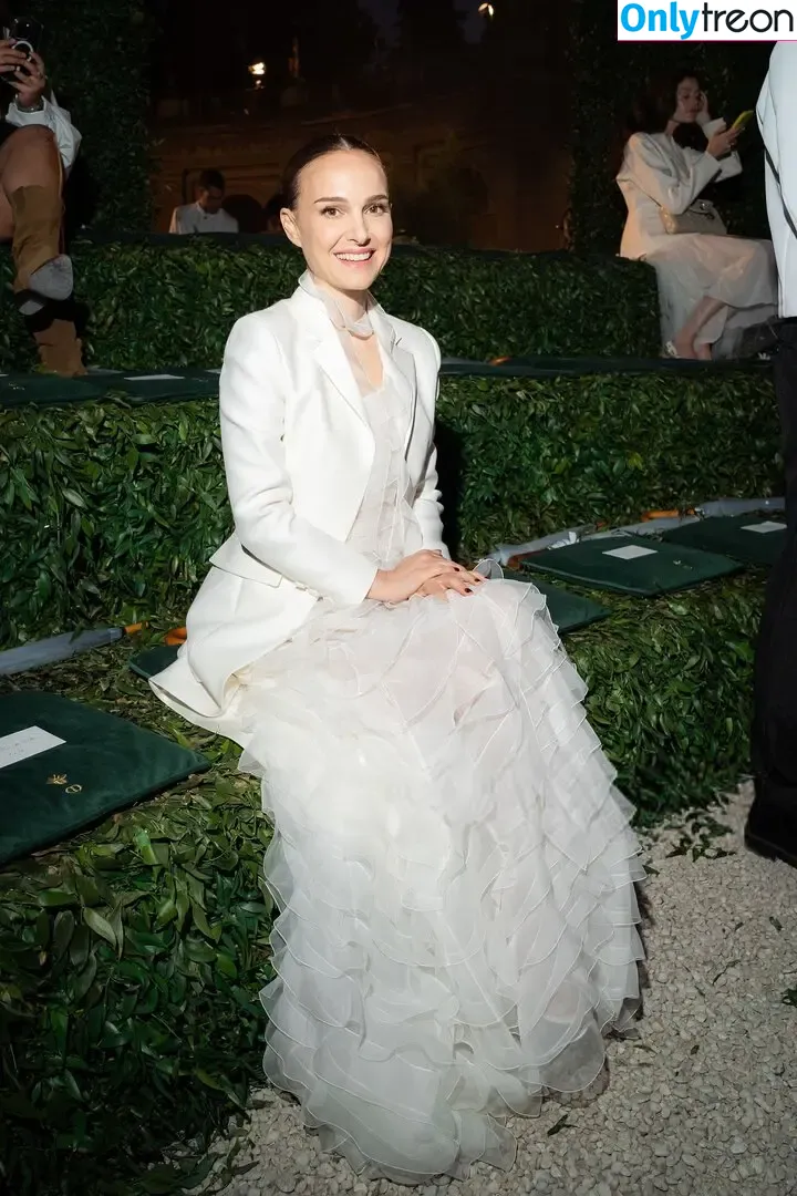 Natalie Portman nude photo #2362 (natalieportman)