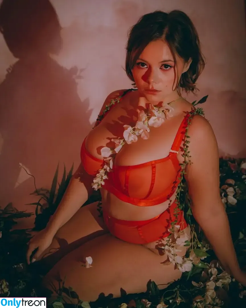 Natalina Zhdanova nude photo #0012 (babechills / barbiechills / moonshinespace)