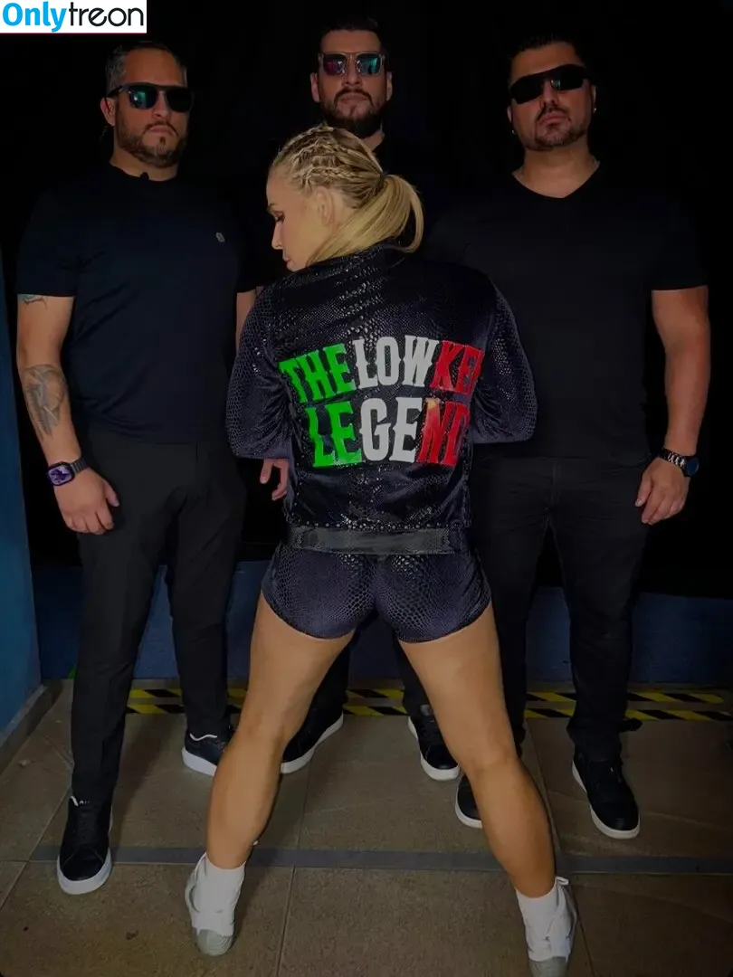 Natalya Neidhart nude photo #0172 (natalya_boat)