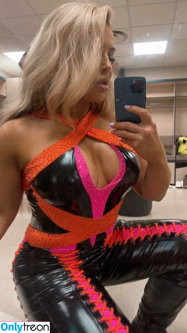 Natalya Neidhart nude photo #0012 (Wwe / jenni-neidhart / natalya_boat)