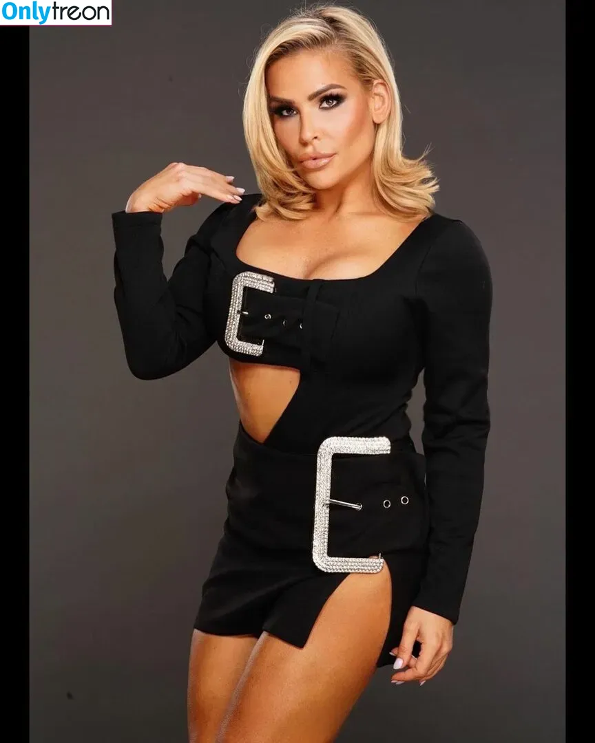 Natalya Neidhart nude photo #0087 (Wwe / jenni-neidhart / natalya_boat)
