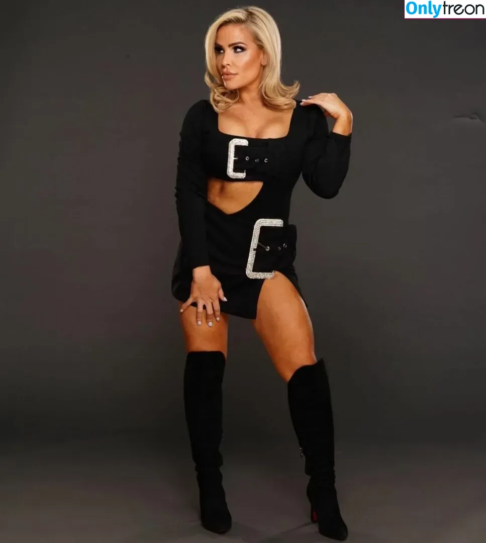 Natalya Neidhart nude photo #0091 (Wwe / jenni-neidhart / natalya_boat)